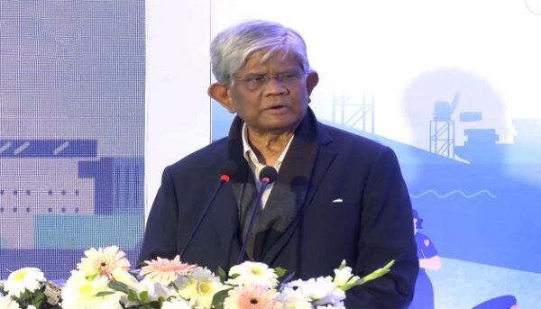 খাদের কিনারা থেকে ঘুরে দাঁড়িয়েছে দেশের অর্থনীতি: অর্থ উপদেষ্টা