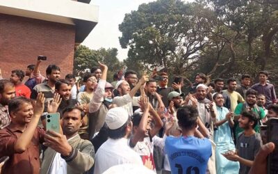 হাসিনাবিরোধী স্লোগানে উত্তাল ধানমন্ডি ৩২