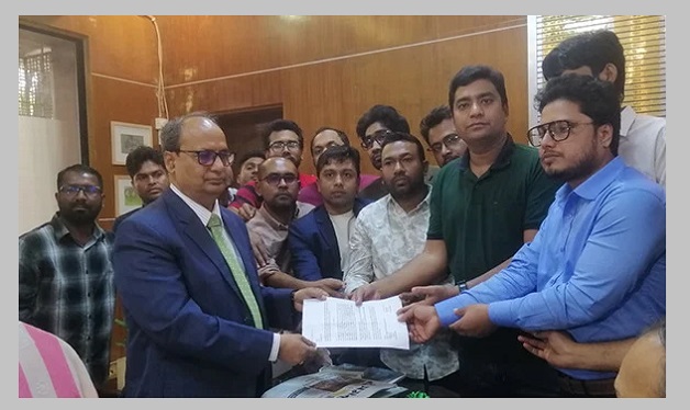 ছাত্রলীগের বিচার চেয়ে ঢাকা কলেজ ছাত্রদলের স্মারকলিপি