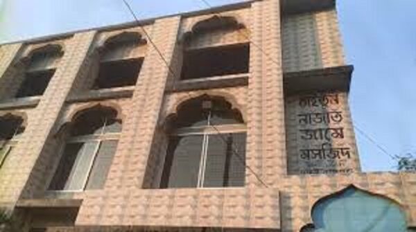 ১৫ বছর ধরে যে মসজিদে তারাবির নামাজ আদায় করেন নারীরা