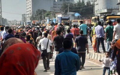 বকেয়া বেতনের দাবিতে গাজীপুরে শ্রমিক বিক্ষোভ, ১২ কারখানায় ছুটি