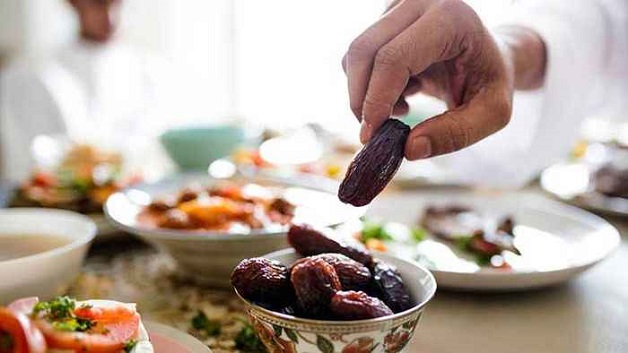 আজান দেওয়া অবস্থায় সেহেরি খাওয়া যাবে?