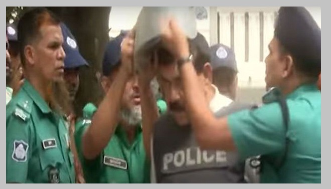 রেগে গিয়ে হেলমেট ফেলে দিলেন শাজাহান খান