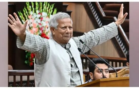 একের পর এক চমক দেখাচ্ছেন ড. ইউনূস, ৮ মাসে বদলে গেছে দৃশ্যপট, অর্থনীতির চূড়ায় বাংলাদেশ